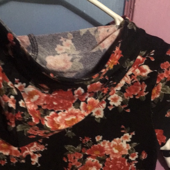 Extremely ME,  women’s hoodie.  Size 7/8.  Floral. Black. - Picture 6 of 9